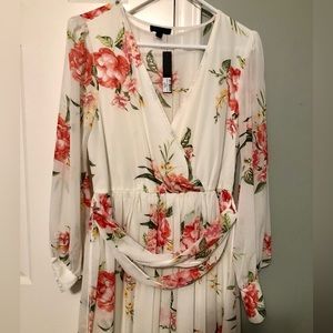 NWT Women’s Tie Dress Size Large